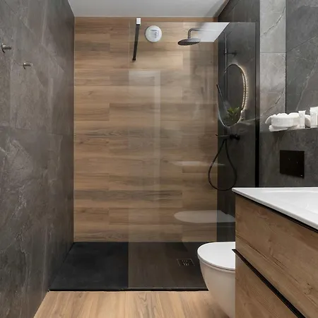 Art - Elegant In With Rooftop Seasonal Pool By Renters Apartamento *