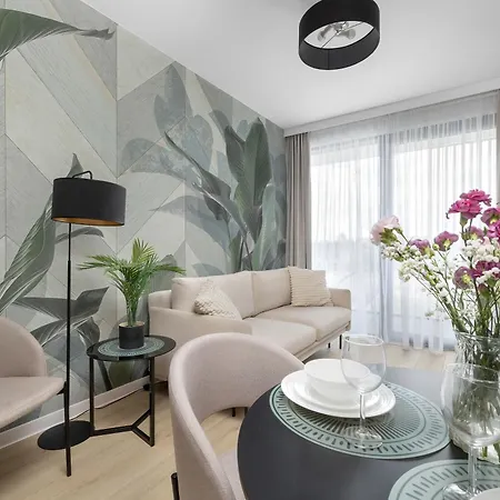 Lägenhet Art - Elegant In With Rooftop Seasonal Pool By Renters