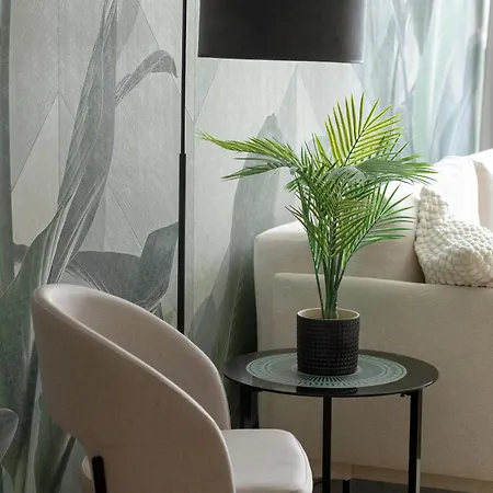 Art - Elegant In With Rooftop Seasonal Pool By Renters *