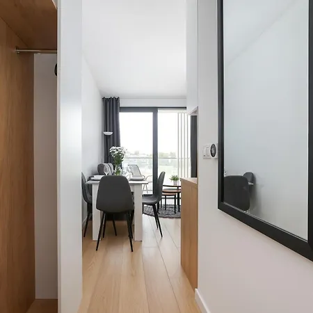 Art - Elegant In With Rooftop Seasonal Pool By Renters Apartamento