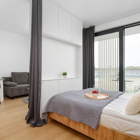 Art - Elegant In With Rooftop Seasonal Pool By Renters Apartamento