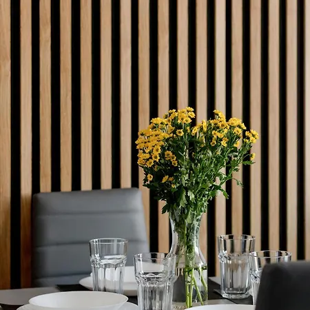 Art - Elegant In With Rooftop Seasonal Pool By Renters Apartamento *