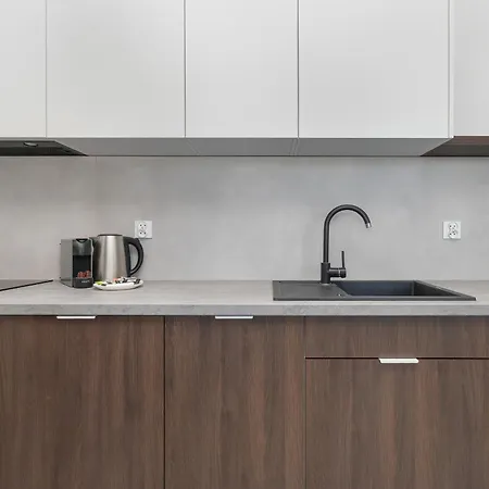 Lägenhet Art - Elegant In With Rooftop Seasonal Pool By Renters *