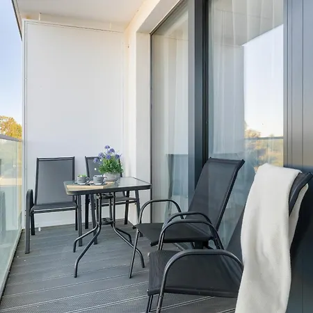 Art - Elegant In With Rooftop Seasonal Pool By Renters