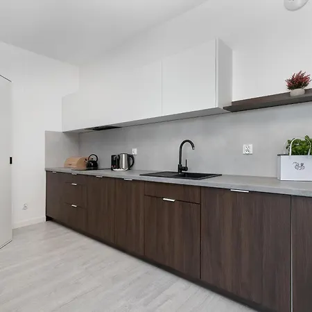 Lägenhet Art - Elegant In With Rooftop Seasonal Pool By Renters